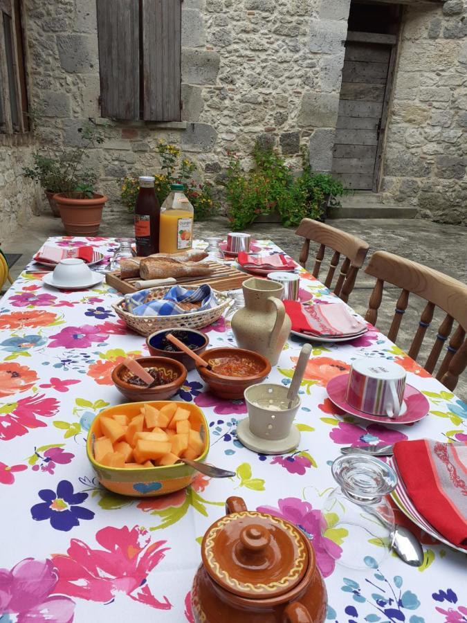 D'hôtes La Tour De Brazalem Alojamento de Acomodação e Pequeno-almoço